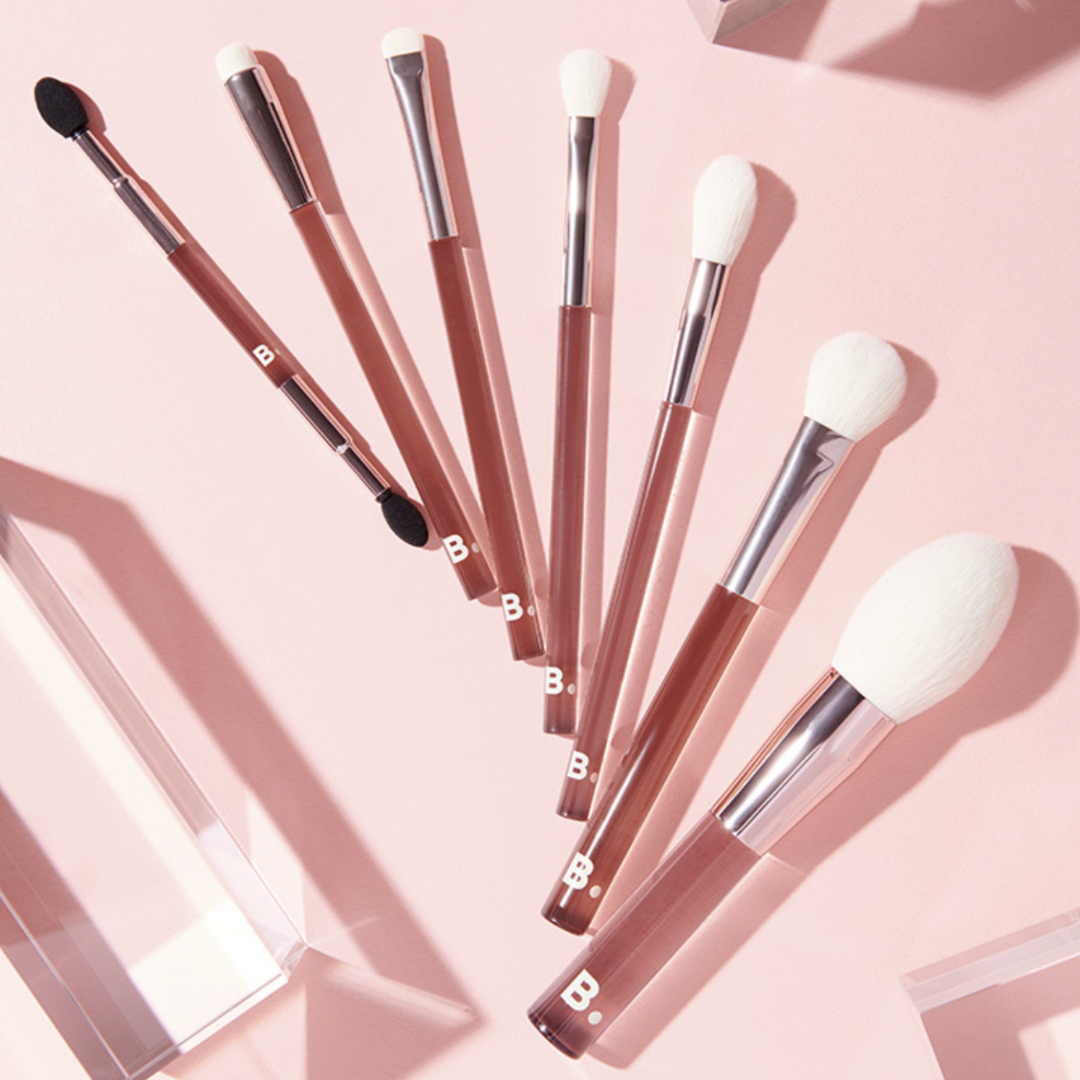 B. by BANILA  Multi Eyeshadow & Shading Brush
